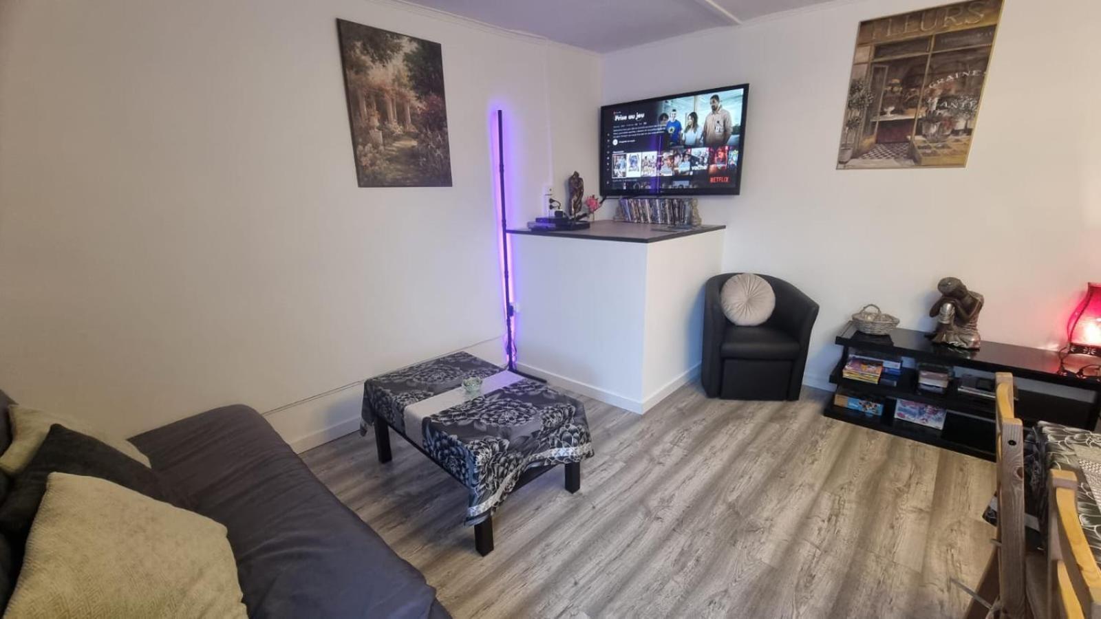 Appartement Rethel - Netflix - Marc & Cecile Esterno foto